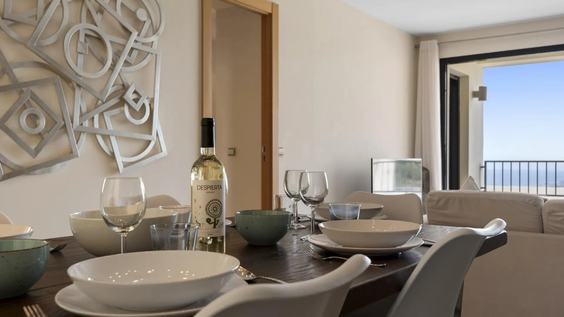 Vivi Homes - Elisa Pool, Gym & Sea View Marbella