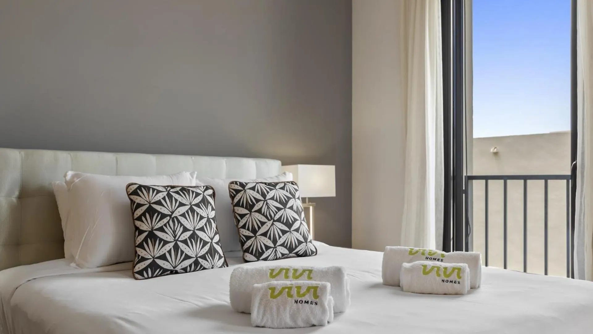 Vivi Homes - Elisa Pool, Gym & Sea View Marbella Apartment